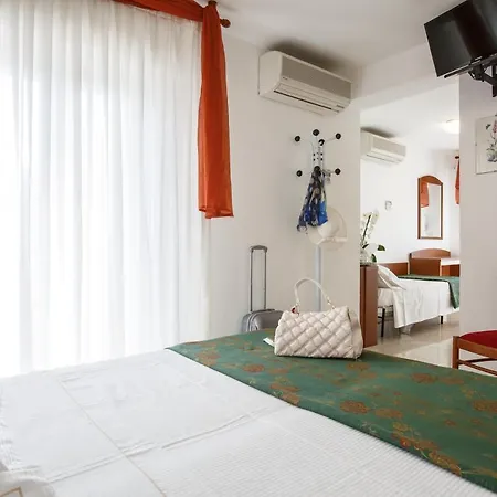 Hotel Ada 3*
