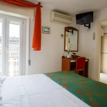 Hotel Ada 3*