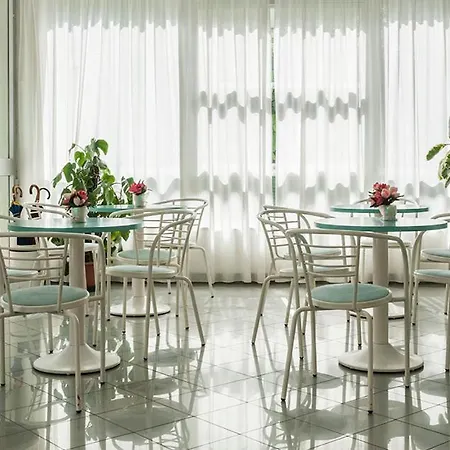 Ada Hotel 3*