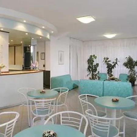 Ada Ξενοδοχείο